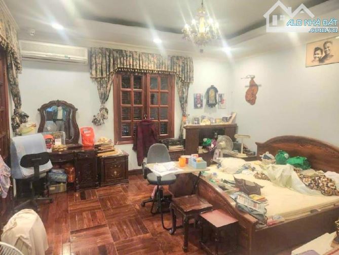 Bán biệt thự KĐT mới Cầu Giấy, 236m2, 4 tầng, lô góc, 3 mặt tiền, view đẹp, giá 127 tỷ. - 2