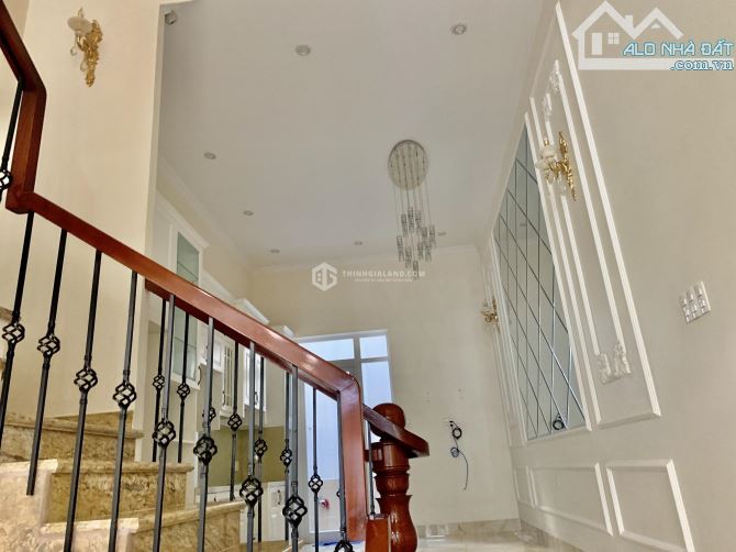 🏡 BÁN NHÀ 1 TRỆT 3 LẦU_CÔ BẮC_VỊ TRÍ TRUNG TÂM P.4_VŨNG TÀU_Ô TÔ VÀO TẬN NƠI_CHỈ 7.6 TỶ! - 2