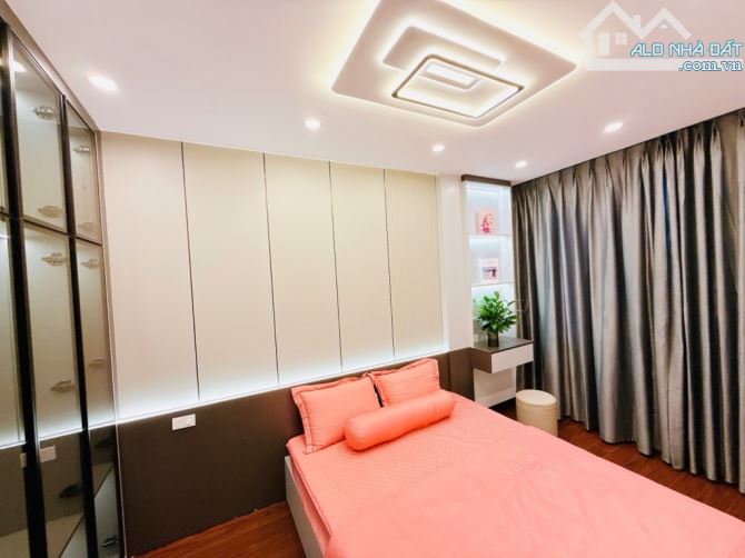 Bán siêu phẩm căn nhà lô góc hai thoáng cách ô tô đỗ hai bước chân - 2