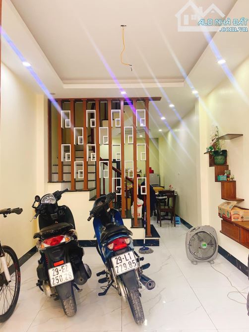 NHÀ THỤY PHƯƠNG – 37M² x 5 TẦNG – Ô TÔ ĐỖ CỔNG – GẦN CHỢ KẺ VẼ – GIÁ CHỈ 7 TỶ - 2