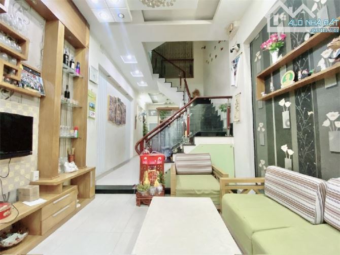 Bán nhà  5 tầng Tô Hiến Thành Q10 - DT: 51m2 x 5 tầng - gần HXT, sát mặt tiền - 7.x tỷ - 2
