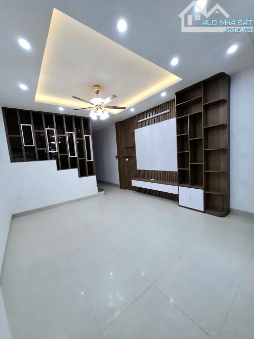 MẶT PHỐ HOÀNG CÔNG KIẾN HƯNG HÀ ĐÔNG-DT50M/6T-THANG MÁY-KINH DOANH- VỈA HÈ RỘNG - 2