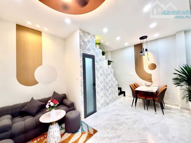 Bán Nhà Bình Thạnh - Gần Bà Chiểu - 2 Tầng - Full Nội Thất - Nở Hậu Nhẹ - Nhỉnh 3 tỷ - 2