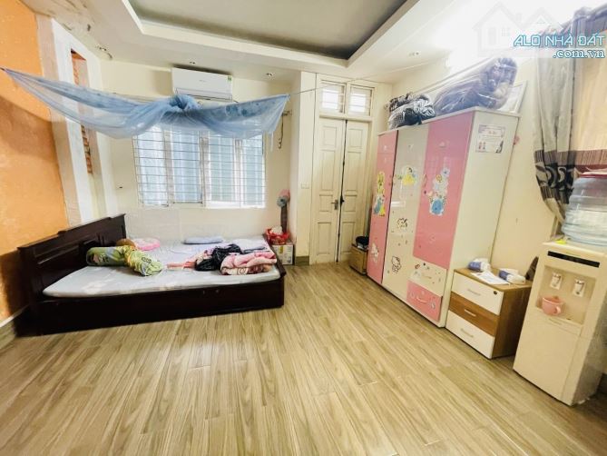 Nhà Xuân Thủy 5 tầng, MT 4,2m, 35m2, giá chỉ 8,5tỷ , ngõ nông thông, ô tô đỗ, full nội thấ - 2