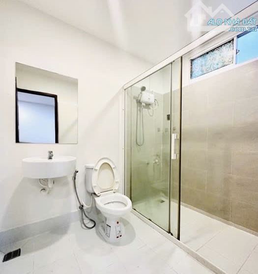 Nhà Khu VIP Lê Văn Sỹ - HXH Đẹp -  DT 63m2(5.2x12) - 3