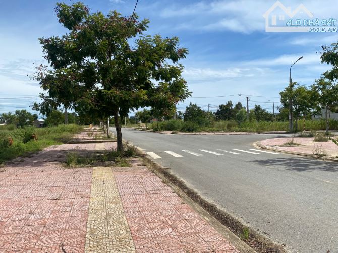 BÁN ĐẤT NỀN GẦN HỘI AN - GẦN BIỂN - NGAY CHỢ - GIÁ 16,5 TRIỆU/M2 - 11