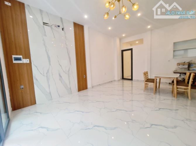 Nhà 2 tầng -HXH quay đầu - Quang Trung Gò Vấp- 64m- Giá 5 tỷ 95 TL - 3