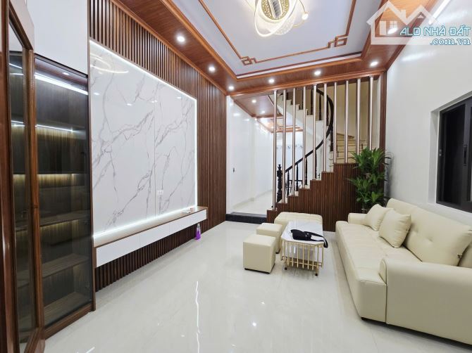 NHÀ ĐẸP MẶT NGÕ KIM GIANG-HẠ ĐÌNH -THANH XUÂN-OTO 10M-FULL ĐỒ SANG SỊN-4 TẦNG-40M-9 TỶ - 3