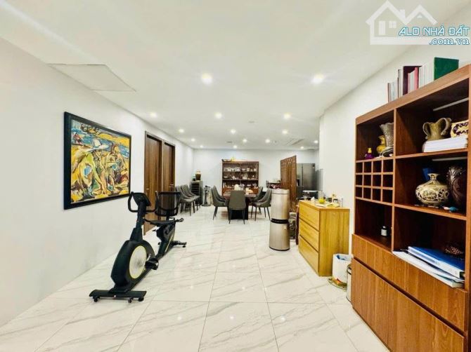 Siêu phẩm Lạc Long Quân - 288m2 - 8 tầng - thang máy - mặt tiền siêu rộng - 3