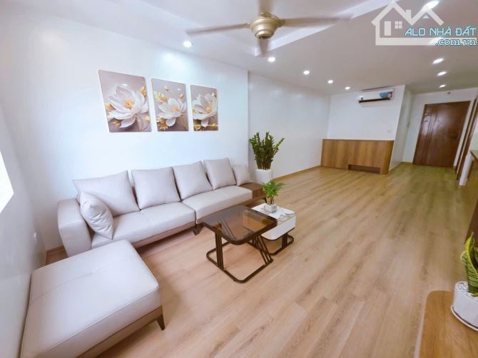 Cần bán căn hộ 3 ngủ Hateco Yên Sở , quận Hoàng Mai sẵn sổ Tầng trung , giá 5,25 tỷ - 3