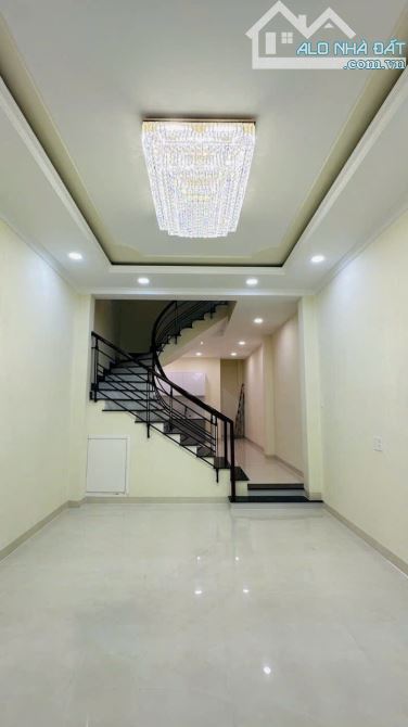 Nhà Mới 100% - Hẻm Xe Tải - Ni Sư Huỳnh Liên - DT 50m2 - 4 tầng - giá 9.6 tỷ TL - 3