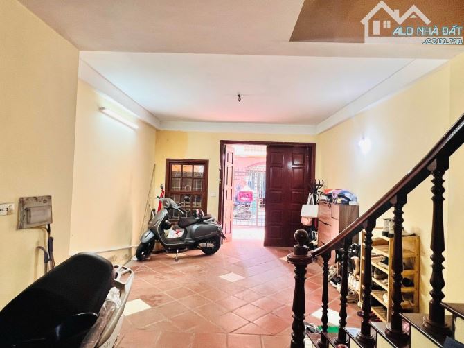 Bán Nhà Trần Cung 40m , 5 Tầng , Dân Xây , Ngõ 4m , 3 Thoáng, Ô Tô Đỗ 10m , Đủ Nội Thất - 3