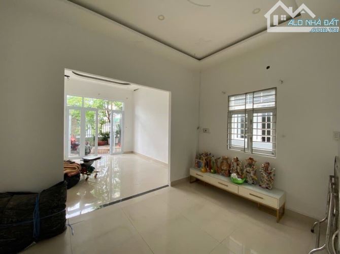 Đất thổ cư 10x17m,tặng nhà có dòng tiền 30tr/th-đường xe hơi 6m,Phú Thuận Q7,giá 65tr/m2 - 3