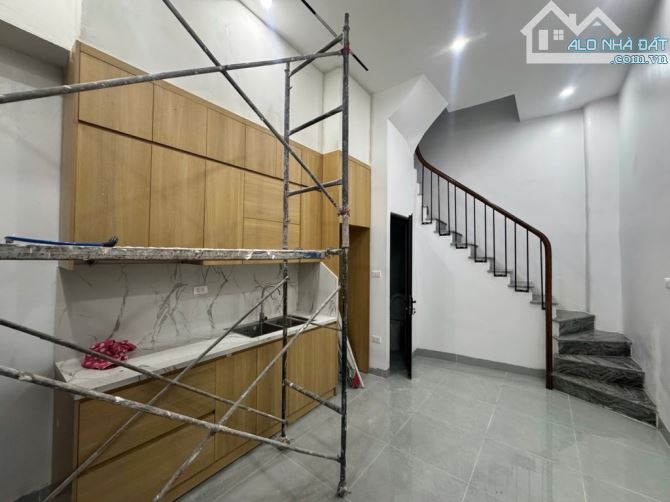 Gần 30m2 x 5 Tầng , Lê Thanh Nghị , Khu Vip Bách Kinh Xây , Ngõ To Thoáng Gần Phố - 3