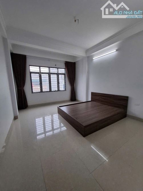 Nhà mặt phố Hoàng Công, 6 tầng thang máy, kinh doanh sầm uất, giá cực tốt - 3