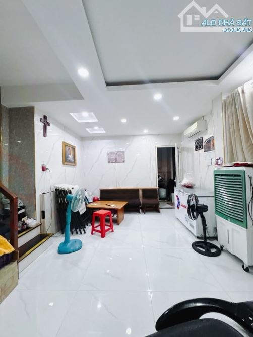 CHÍNH CHỦ BÁN NHÀ 5 LẦU TÔN ĐẢN Q.4 LÔ NHÌ HẺM 3M5 DTSD 150M2 NGANG 8 CHỈ NHỈNH 6TỶ XÍU - 3