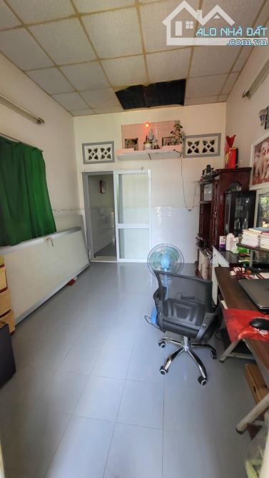 "Cạnh Phú Mỹ Hưng - 3.3 x 12 - 2 Tầng - Nở hậu có sân phía sau - Chưa đến 4ty - 3