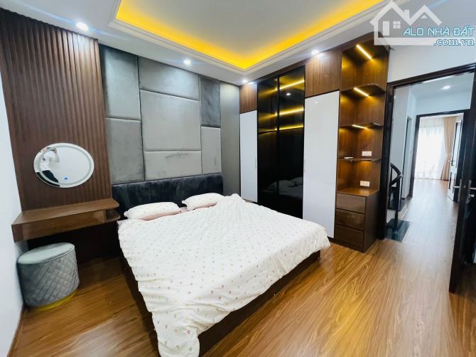 99 Xuân La, nhà đẹp full nội thất, 15m ra oto tránh, sổ 52m2 x 6 ngủ. Giá 13.8 tỷ - 3
