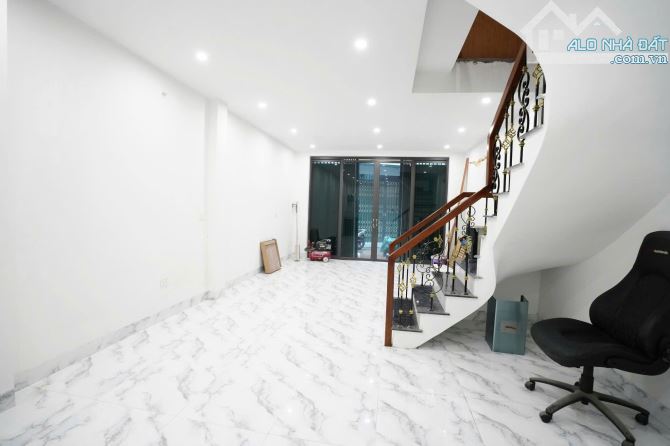 Cho thuê nhà nguyên căn mới kinh kong ngõ 261 Bùi Xương Trạch 50m2 x 2 tầng, 2 ngủ, 8tr5 - 3