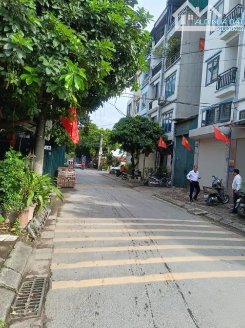 Bán Nhà Đông Thằng BTL Cạnh HV Tài Chính Phân Lô Ô Tô 45m 5Tầng 13,2 tỷ - 3