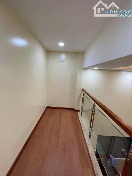 LÝ THÁNH TÔNG - TÂN PHÚ - GIÁP QUẬN 6 - 4Mx12M - SÁT MẶT TIỀN - HƠN 3 TỶ XÍU - 3