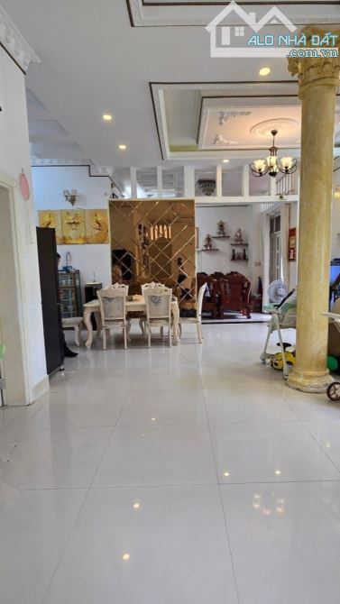 💥Biệt thự LÔ GÓC đường nhựa 7m, sát PMH - 210m2 - 3 tầng - 17.x tỷ 🚐 - 3