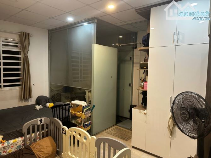Bán nhà nhỏ xinh đường C1, 5.1x4.4, 22m2, 1 PN 2 WC, P13,chỉ 3.4 tỷ TL - 3