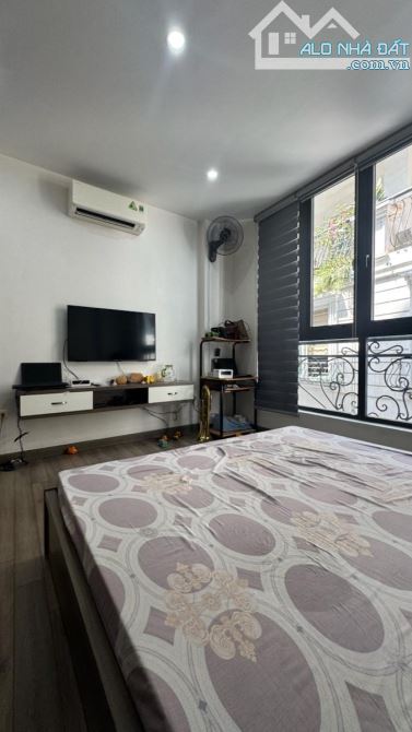NGUYỄN VĂN CỪ - NHÀ DÂN XÂY - 40M 4T MT 4M - NGÕ RỘNG 2.5M - GẦN Ô TÔ - TẶNG NỘI THẤT - 3