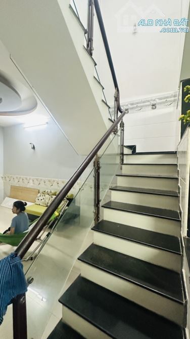 RẺ NHẤT KHU VỰC CHỢ BÌNH THÀNH- NHÀ 2 TẦNG ĐÚC THẬT 67M2(4.2x16)- HẺM XE HƠI. CHỈ HƠN 3 TỶ - 3