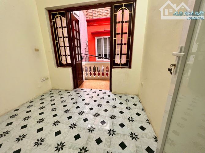 Bán nhà ngõ 112 Ngọc Khánh quận  Ba Đình - Sổ 31m2 - 3 tầng - MT 3m -giá 7,7 Tỷ - 3