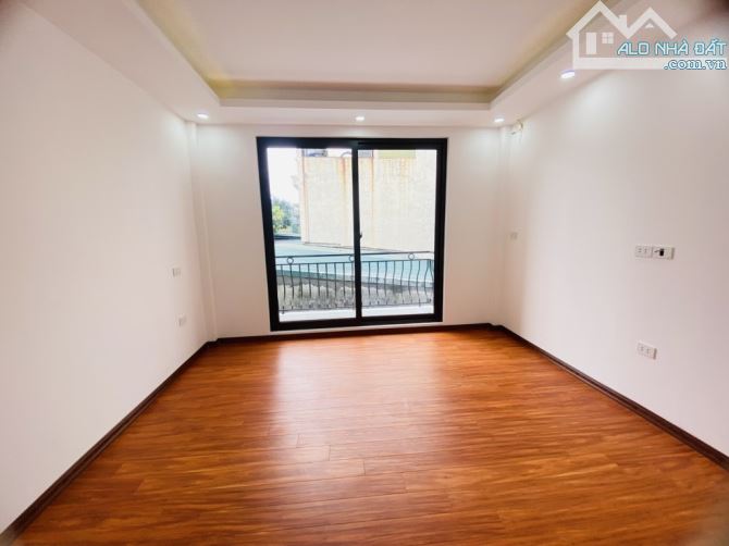BÁN NHÀ VĨNH HƯNG - Ô TÔ ĐỖ - 6 TẦNG - THANG MÁY - KHU VỰC TRUNG TÂM - TIỆN ÍCH BẠT NGÀN - 3
