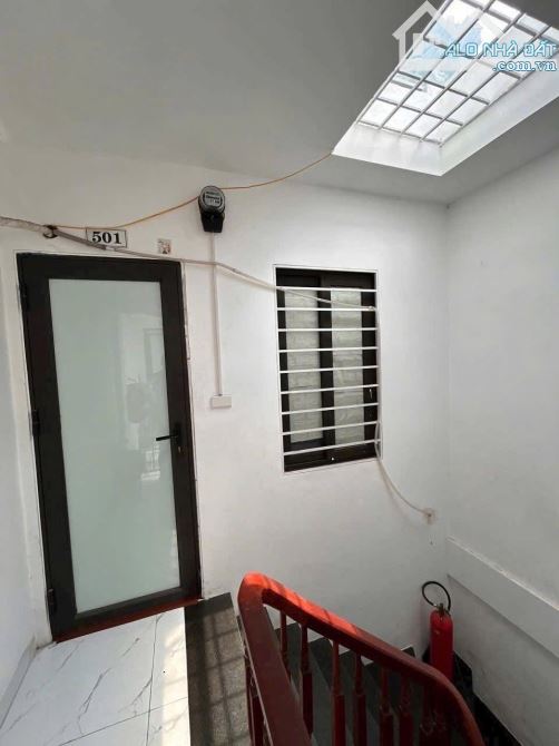 Gấp bán căn hộ dịch vụ 14 P,thu nhập 50tr/tháng.5mx18m mặt tiền đường 10m,Tân Thuận Đông Q - 3