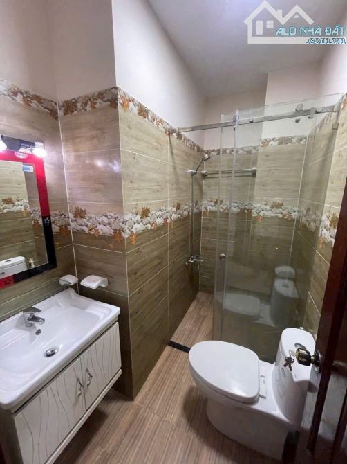 BÁN NHÀ 4 TẦNG - KHU DÂN TRÍ - 60M2 NGANG 4 - NGAY DUON ĐÌNH HỘI, TNPB, Q.9 - CHỈ 6.5 TỶ - 3