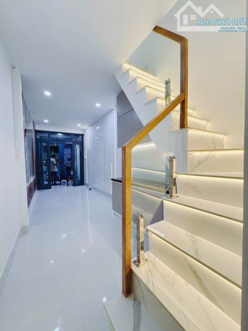 BÁN NHÀ 3 TẤM KHU NGUYỄN KHOÁI Q4 HẺM 3M AN NINH GIÁ 4 TỈ 150 TL DÂN CƯ SÁT MT CÁCH 30M - 3