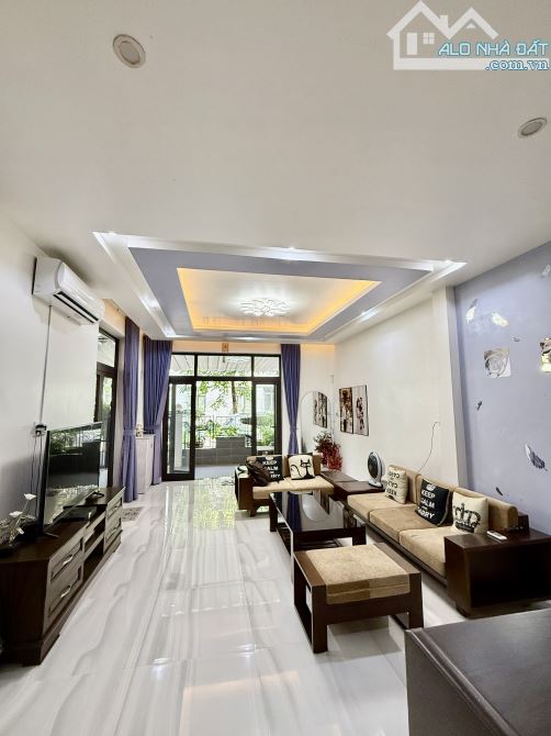 Bán biệt thự 2 tầng tại Khu đô Thị Royal Park cạnh đường Lê Đức Anh giá 4.7x tỷ ( x thương - 3