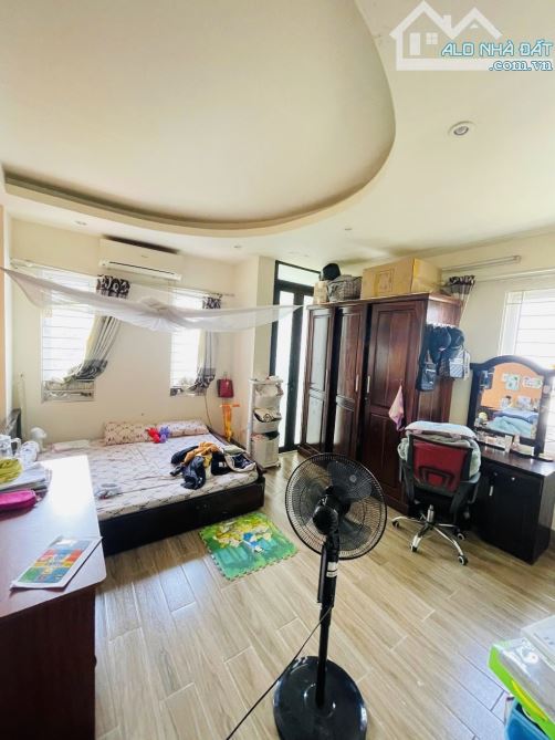 Nhà Xuân Thủy 5 tầng, MT 4,2m, 35m2, giá chỉ 8,5tỷ , ngõ nông thông, ô tô đỗ, full nội thấ - 3