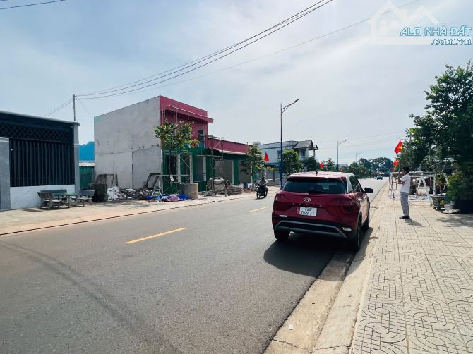Mặt tiền Tạ Văn Sáu - Đường quy hoạch số 2 - TT Đất Đỏ. 💰1 tỷ 650 🌈Diện tích  72.9m2 nga - 3