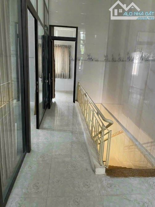Bán nhà 1 mê mặt tiền đg hải thượng lảng ông dt 42m2 giá 6ty - 4