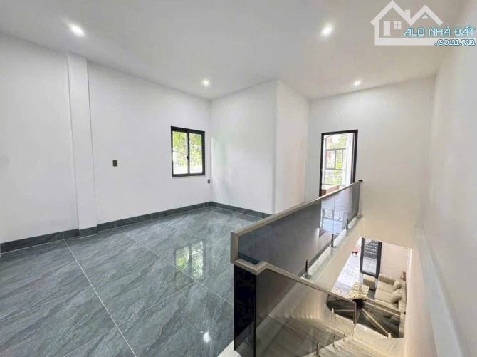 Cần Bán Lại Căn Nhà Lầu NgaY GẦN VÒNG XOAY CỔNG 11 - PHƯỚC TÂN - 4