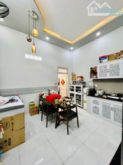 Ban Nha  - MT, Nguyễn Quý Yêm thông An Dương Vương gần Quận 6.4×19m.Chỉ 7.T. Ỷ - 4