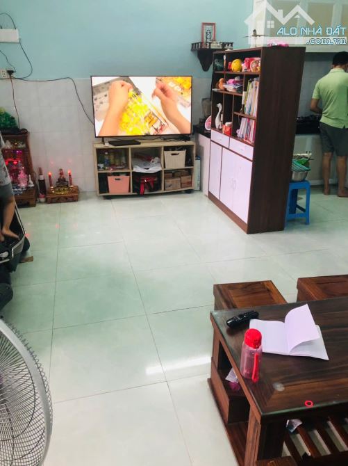 NHÀ 2 TẦNG - TÂN XUÂN HÓC MÔN- SỔ HỒNG RIÊNG -56 M2 - GIÁ CHỈ HƠN NHẸ 2TỶ. - 4