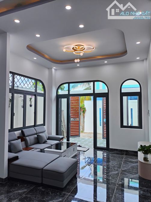 🗣️NHÀ MỚI HOÀN THIỆN Thuộc ấp Mỹ Lợi xã Mỹ Phong . HƯỚNG ĐÔNG NAM _Diện tích 5 x 19 chủ q - 4