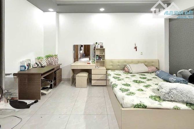 Bán nhà hẻm xe hơi, Hoàng Hoa Thám, Bình Thạnh, 50 m² (4m x 13m) - Giá 12.9 tỷ TL - 4