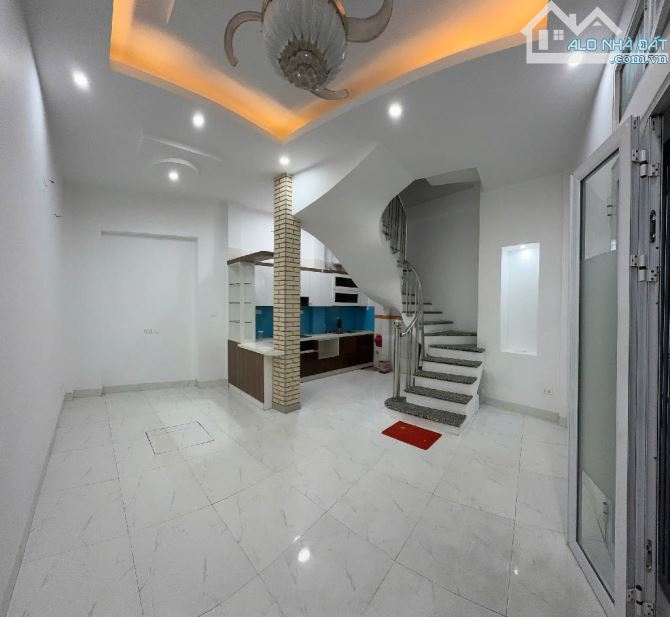 Bán nhà Vương Thừa Vũ ngõ thông gần ô tô nhà đẹp 2 thoáng vuông vắn ở ngay 30m 6 tầng giá - 4