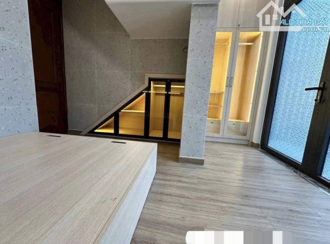 Biệt thự mini giữa trung tâm QUẬN 7,sát bên NAM LONG TRẦN TRỌNG CUNG,Ngang 8x15m,nhà mới,1 - 4