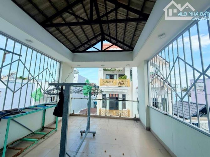 NHÀ 4 TẦNG BTCT - GẦN NGUYỄN SƠN TÂN PHÚ - 4.2X11M - HẺM 6M RỘNG RÃI - NHỈNH 5 TỶ - 4