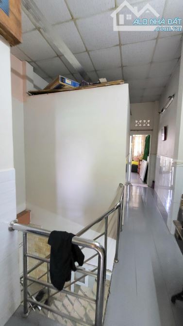"Cạnh Phú Mỹ Hưng - 3.3 x 12 - 2 Tầng - Nở hậu có sân phía sau - Chưa đến 4ty - 4