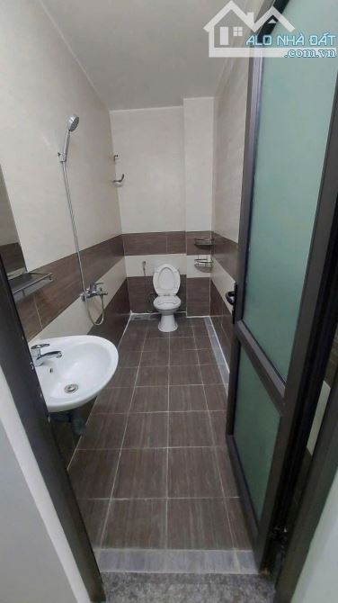 Bán nhà mặt tiền Nguyễn Hoàng, Hải Châu. 75m2 giá chỉ 10,5 tỷ - 4
