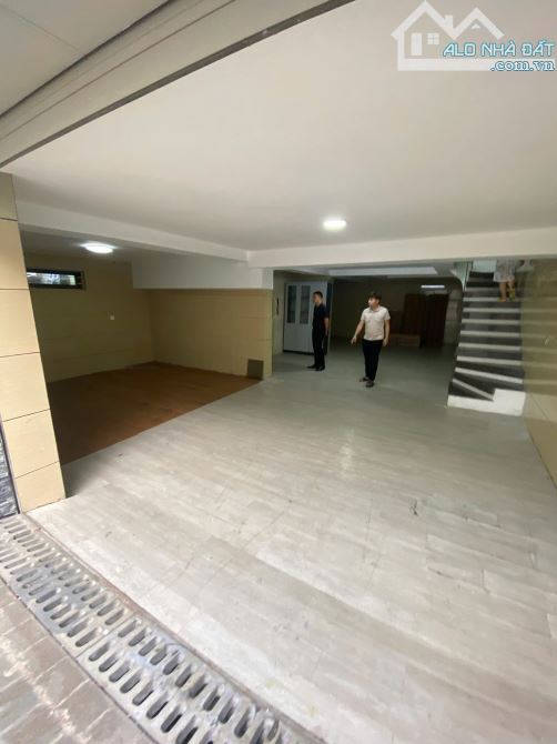 Cho thuê biệt thự KĐT Nam Cường, Bắc Từ Liêm. DT 200m2, 4 nổi, 1 hầm, thang máy. Giá 60tr - 4