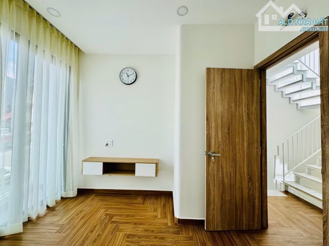 NHÀ MỚI THIẾT KẾ TỐI GIẢN CỰC XINH - NGAY GẦN NGUYỄN VĂN TRỖI, HUỲNH VĂN BÁNH - 45m2 - 4 P - 4